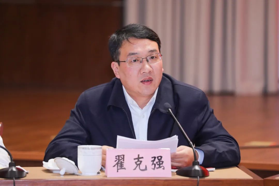 市领导张月林,管凤良,沈一平围绕学习主题,结合思想和工作实际,进行了