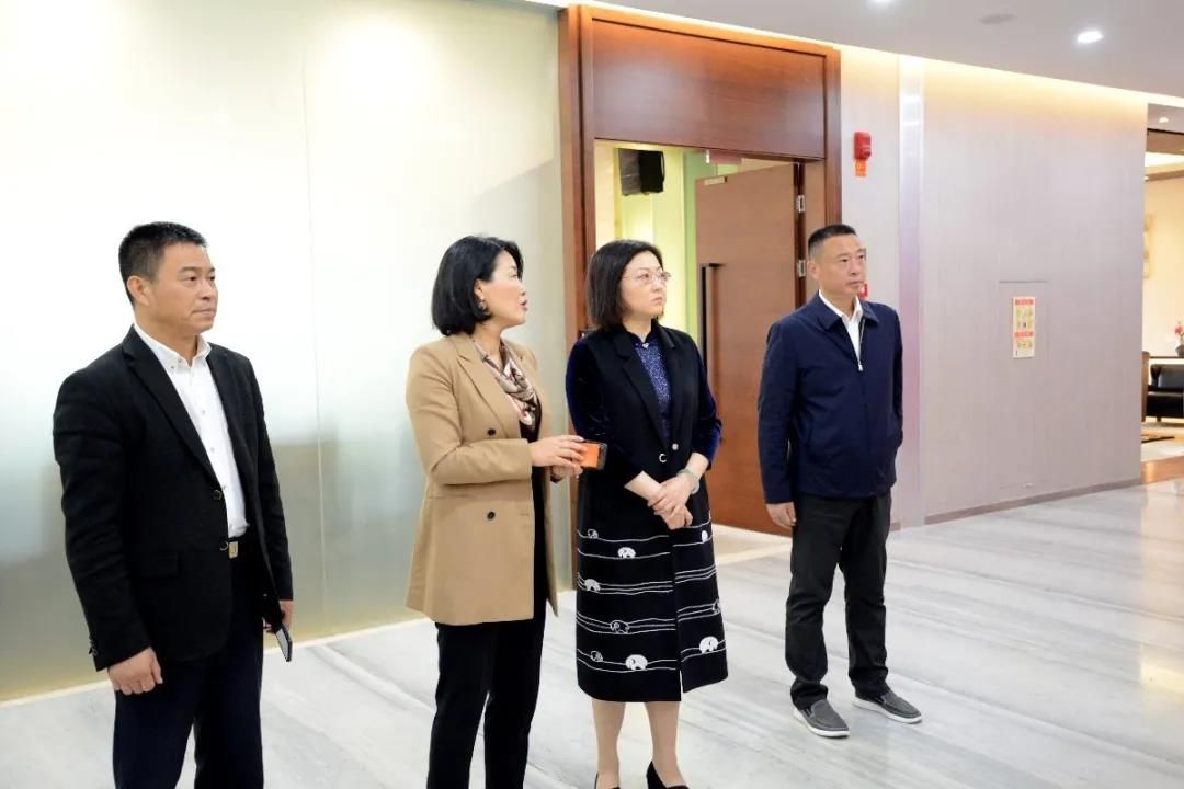 市委常委,市纪委书记华红来我镇走访联系党外人士