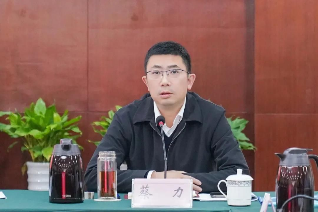 蔡力强调,在乡村振兴方面,要创新农业经营模式,相关措施要落地落实.