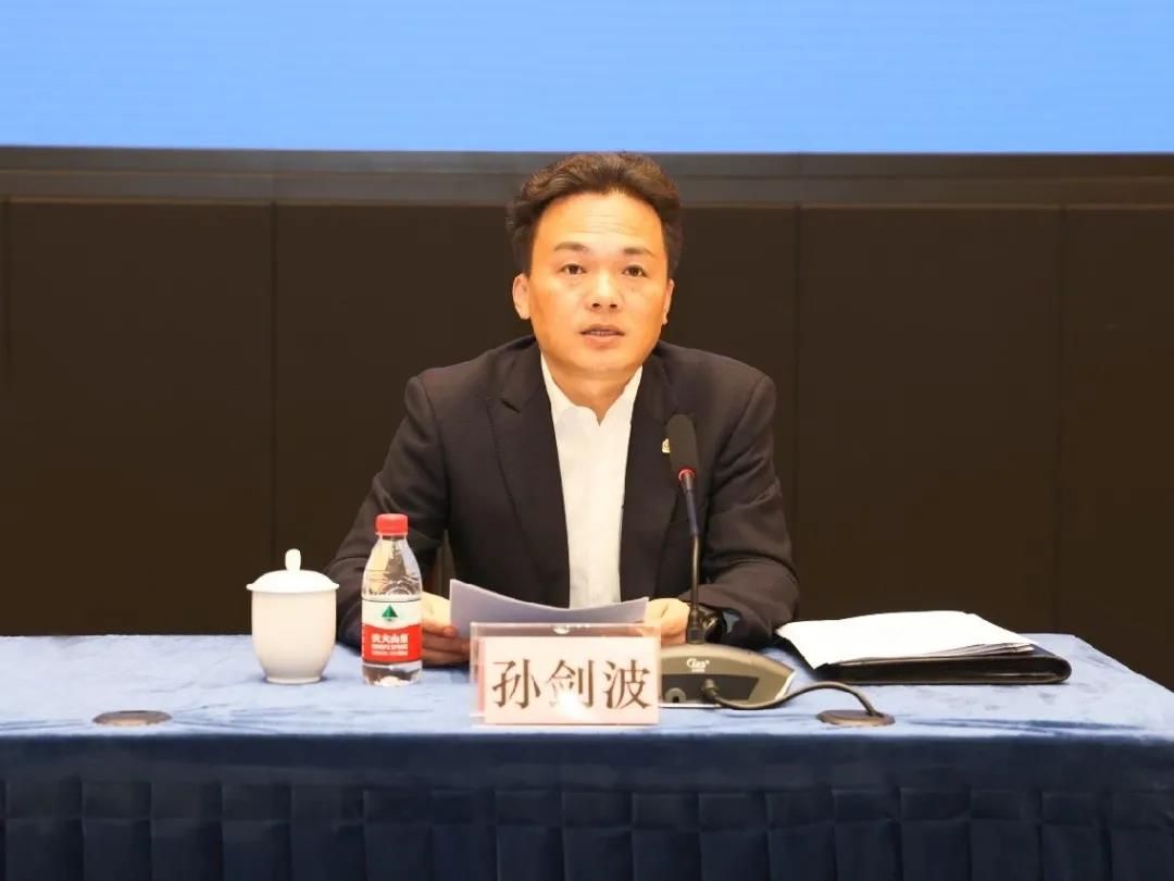 12月2日,市委常委,昆山高新区党工委书记,管委会主任管凤良主持召开