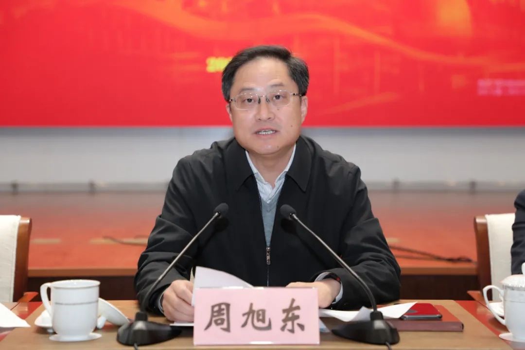 周旭东指出,重点实事工程的良好进展是各板块各部门拼搏奋斗的结果