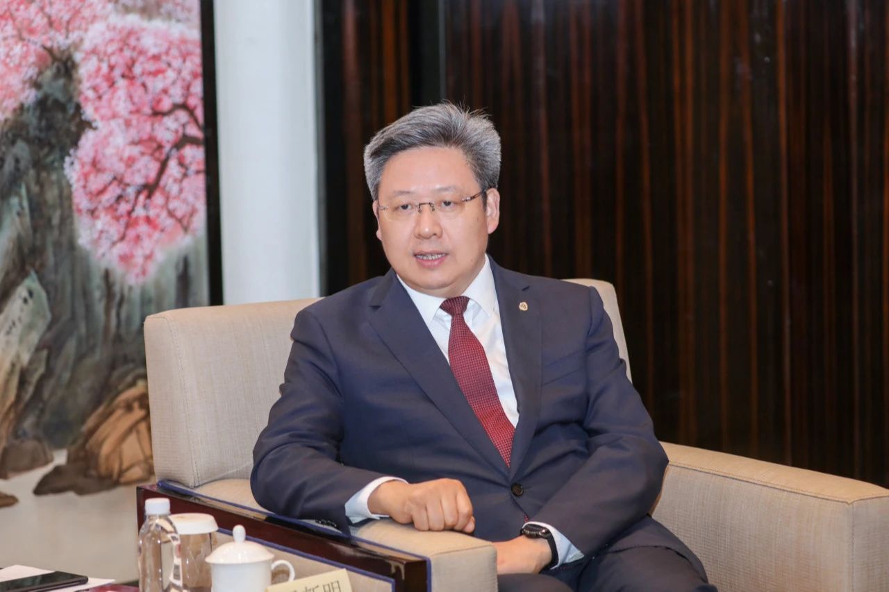 吴新明会见日本国驻上海总领事馆总领事大使