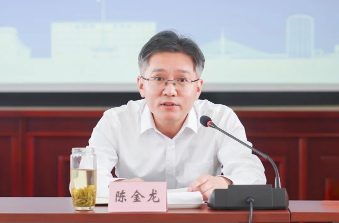 就贯彻落实会议精神,常态抓好实疫情防控工作,党委副书记,镇长陈金龙