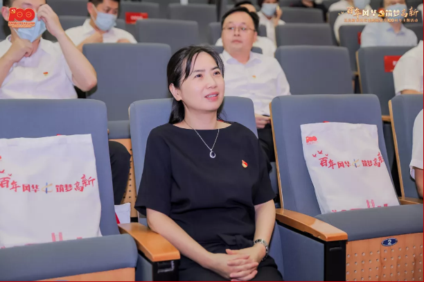 昆山高新区党工委委员,管委会副主任罗敏,区党群工作部部长,非公企业