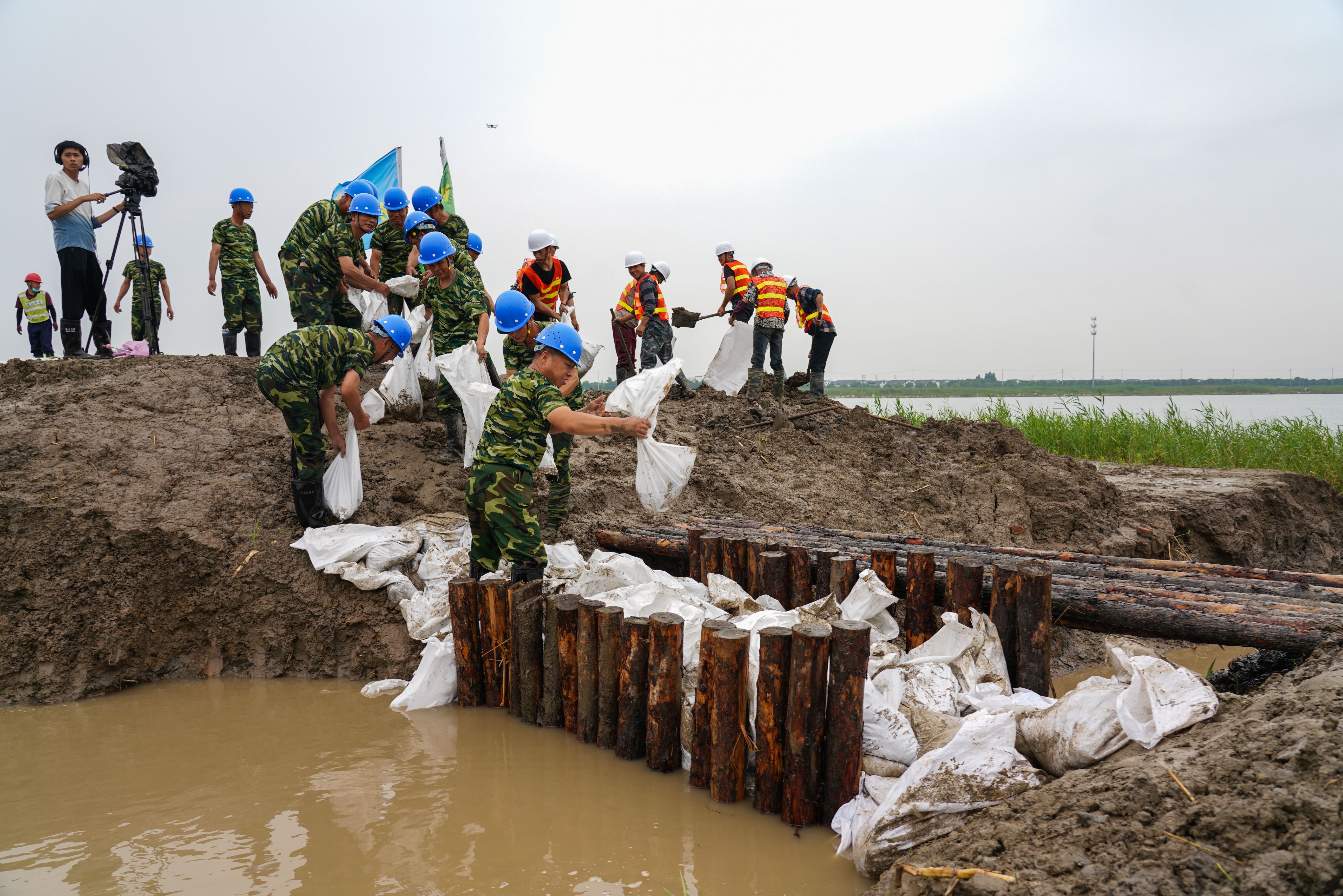 昆山举行防台防汛综合应急演练