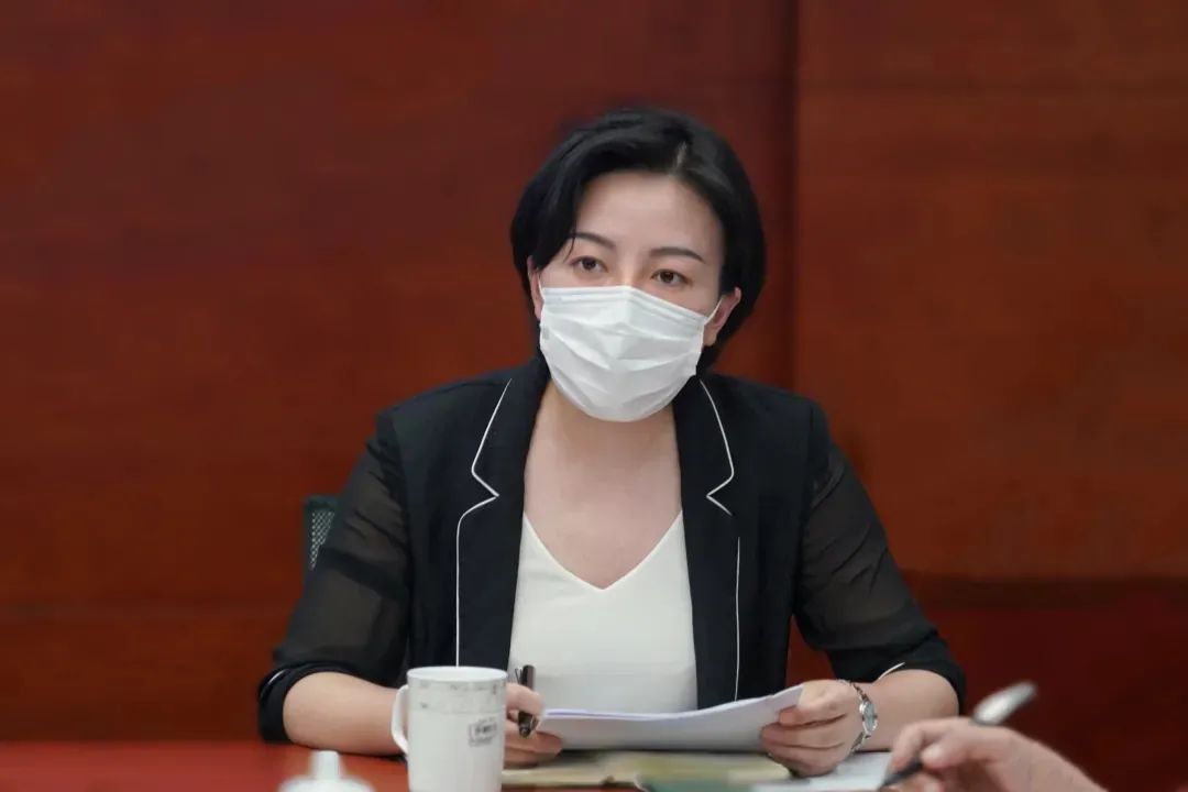 8月12日,我镇召开疫情防控工作会议,镇党委副书记,镇长朱叶华明确要求