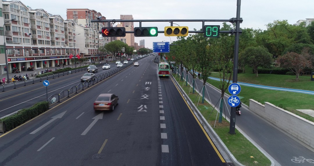 6公里公交专用道,公交优先车道覆盖道路里程达16公里,公交优先路口59