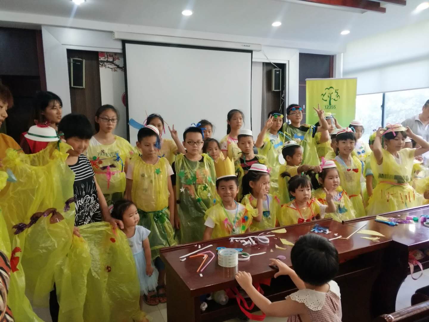 环保时装秀1.jpg 环保时装秀1.jpg