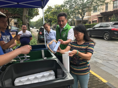 东湖社区垃圾分类志愿活动.jpg